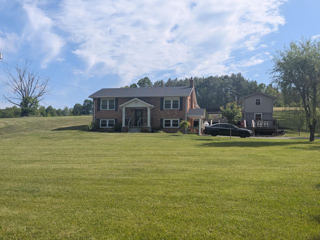 4003 Webbs Mill RD NW, Riner, VA 24149