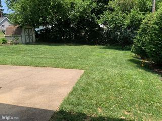4 ESSEX RD, Camp Hill, PA 17011