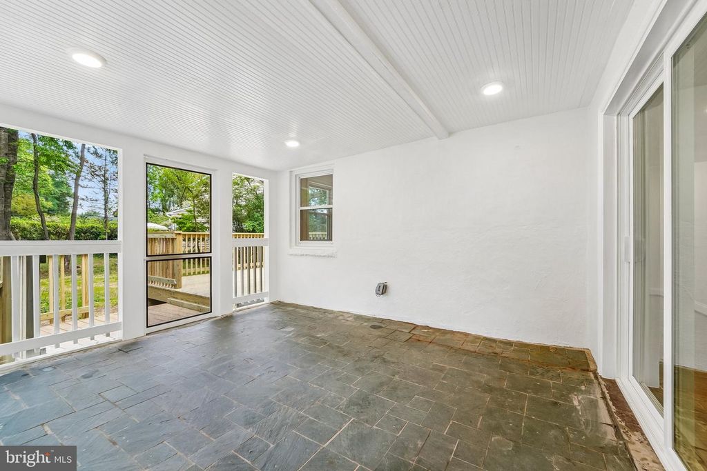 Image 16 of property listing at 3045 SAINT JOHNS LN, Ellicott City, MD 21042