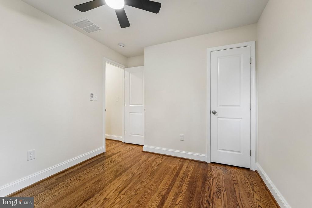Image 24 of property listing at 3045 SAINT JOHNS LN, Ellicott City, MD 21042