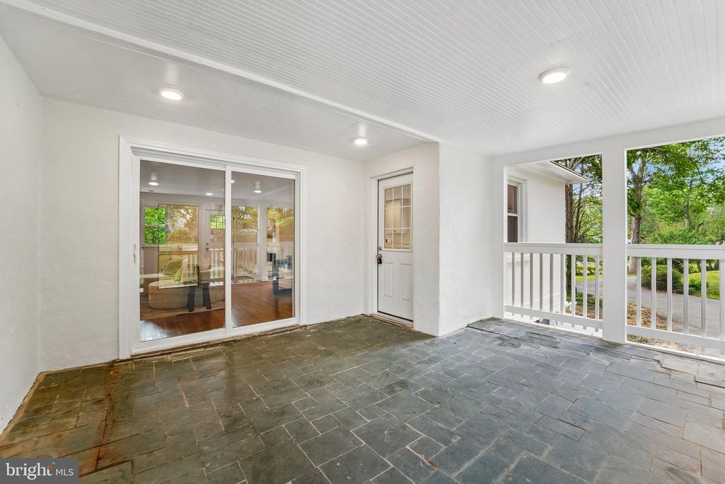 Image 30 of property listing at 3045 SAINT JOHNS LN, Ellicott City, MD 21042