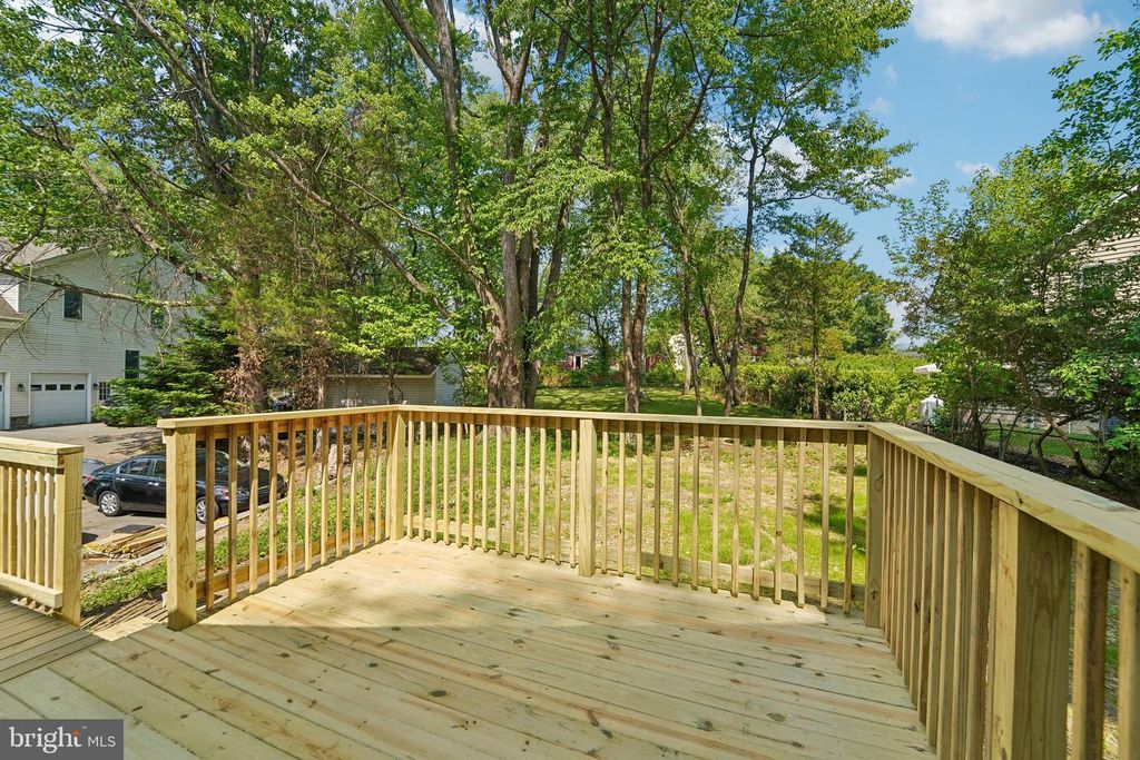 Image 31 of property listing at 3045 SAINT JOHNS LN, Ellicott City, MD 21042