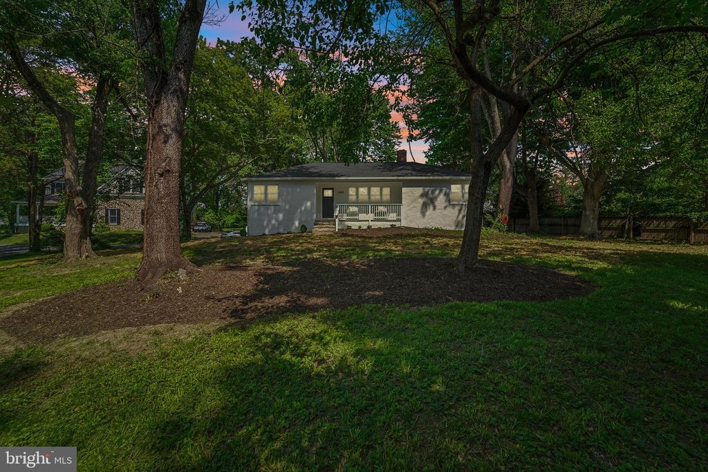 Image 35 of property listing at 3045 SAINT JOHNS LN, Ellicott City, MD 21042