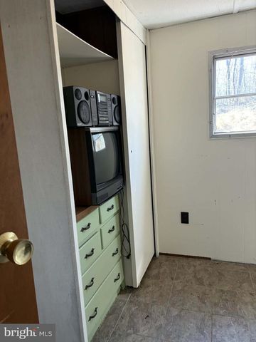 6427 BACK CREEK RD, High View, WV 26808