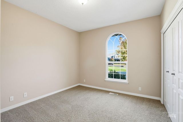 1007 W Oakhampton Drive, Eagle, ID 83616