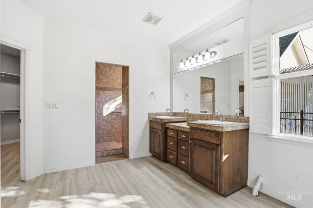 1007 W Oakhampton Drive, Eagle, ID 83616