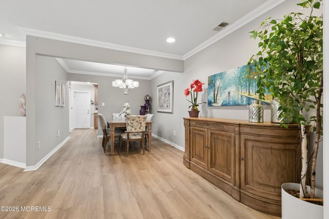 8 Dickenson Court, Freehold, NJ 07728