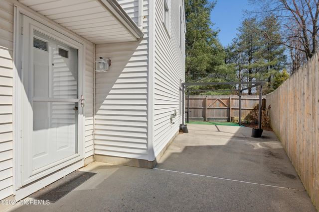 8 Dickenson Court, Freehold, NJ 07728