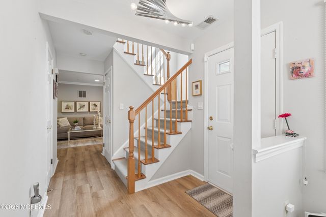 8 Dickenson Court, Freehold, NJ 07728