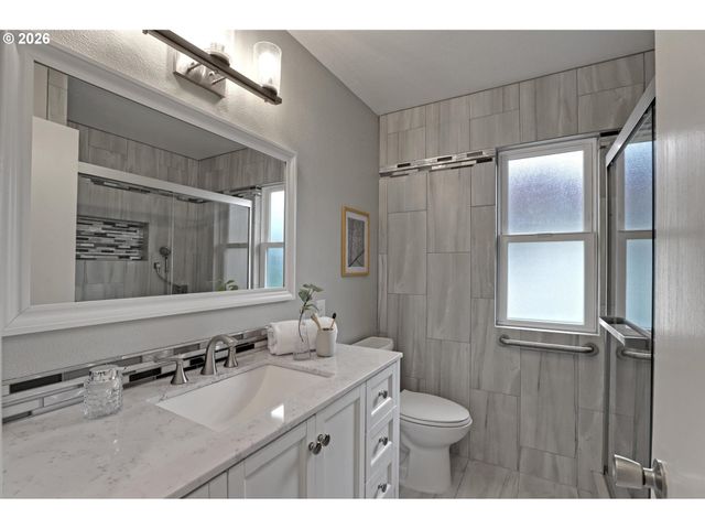 17516 Nw BERNARD Pl, Beaverton, OR 97006