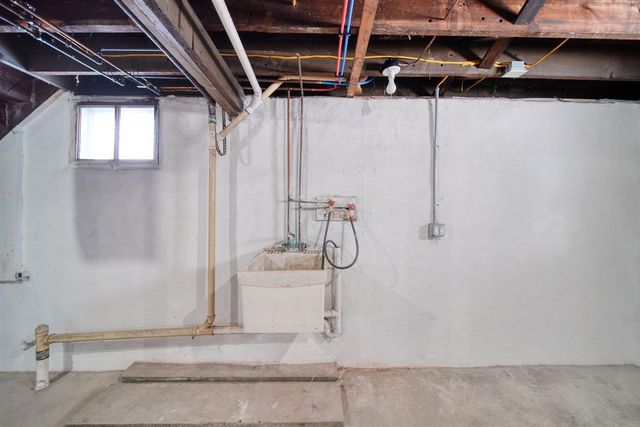 808 Wildwood Avenue, Jackson, MI 49202