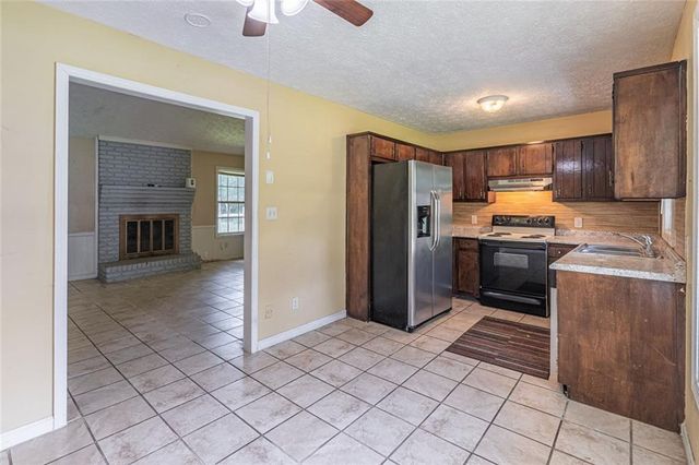 950 Doeskin Drive NW, Conyers, GA 30012