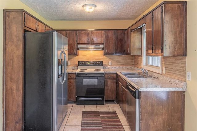 950 Doeskin Drive NW, Conyers, GA 30012