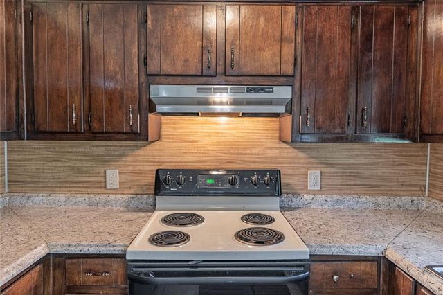 950 Doeskin Drive NW, Conyers, GA 30012