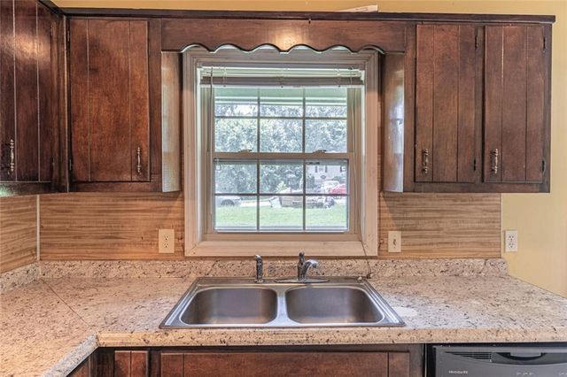 950 Doeskin Drive NW, Conyers, GA 30012