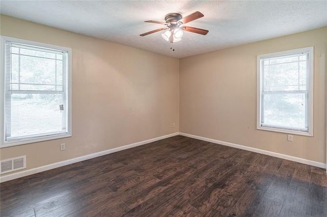 950 Doeskin Drive NW, Conyers, GA 30012