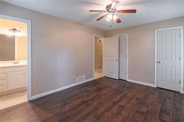 950 Doeskin Drive NW, Conyers, GA 30012