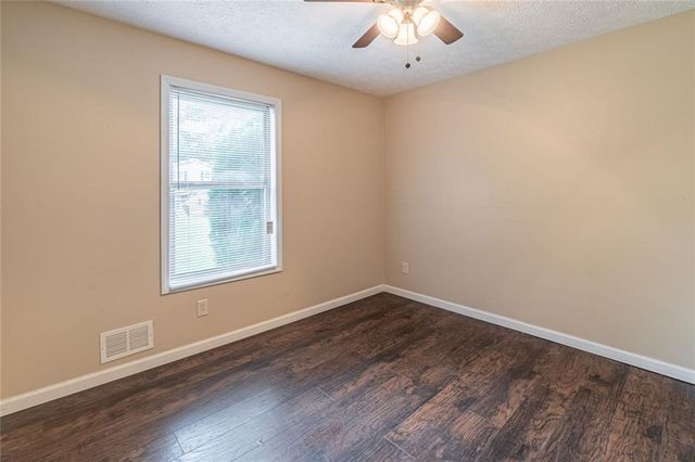 950 Doeskin Drive NW, Conyers, GA 30012