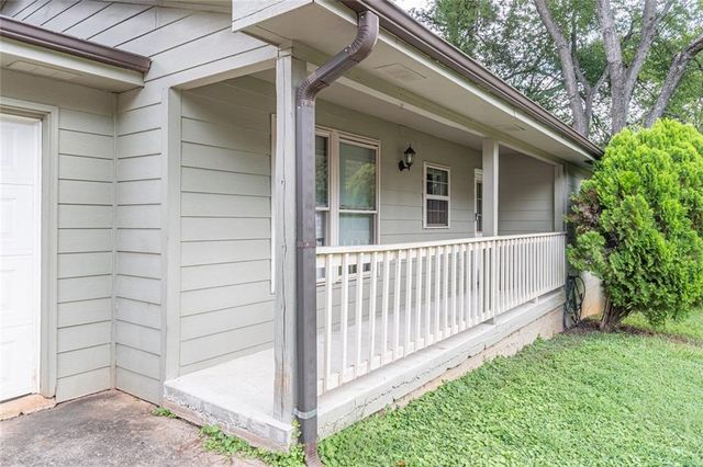 950 Doeskin Drive NW, Conyers, GA 30012