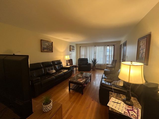 303 Luella Avenue, Calumet City, IL 60409