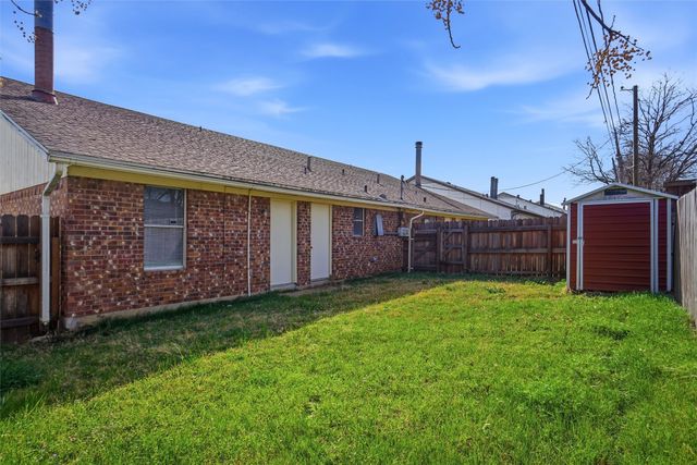 2318 Lindblad Court, Arlington, TX 76016