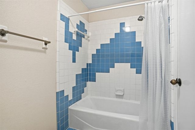 2318 Lindblad Court, Arlington, TX 76016