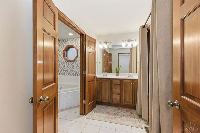 10744 Edgewood Road, Crosby Twp, OH 45030