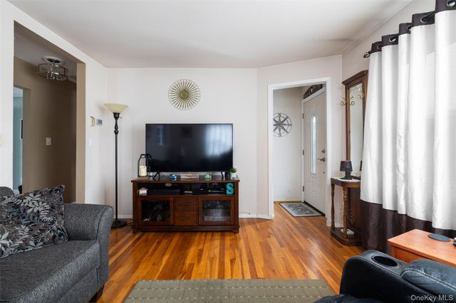 449 51st Street, Lindenhurst, NY 11757