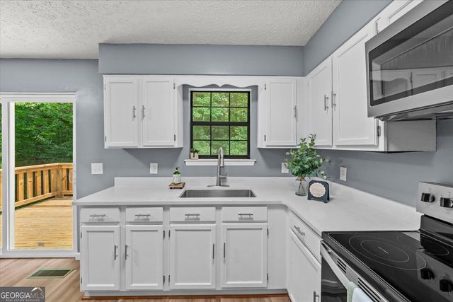 3214 SE Headrick Circle, Dalton, GA 30721