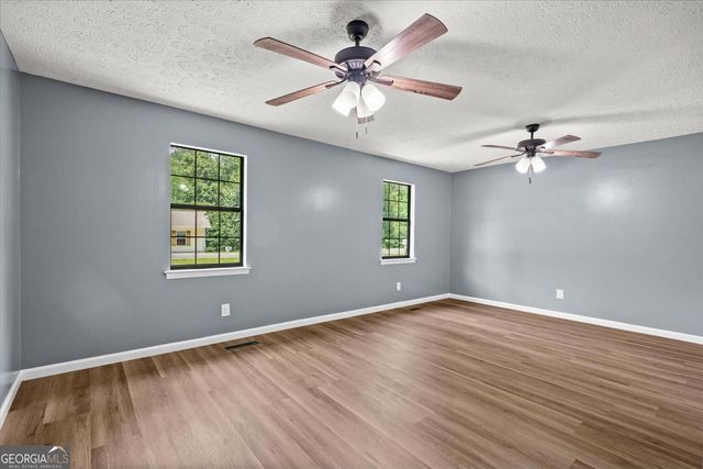 3214 SE Headrick Circle, Dalton, GA 30721