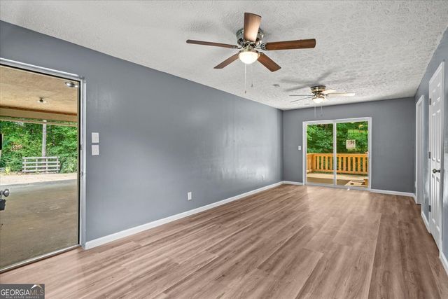 3214 SE Headrick Circle, Dalton, GA 30721