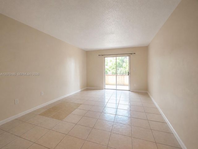 3700 NW 21st Street 206, Lauderdale Lakes, FL 33311