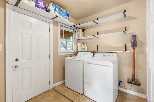 4546 E Iowa Avenue, Fresno, CA 93702