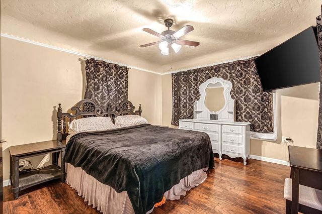 4546 E Iowa Avenue, Fresno, CA 93702