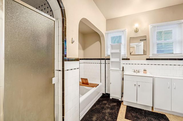 4546 E Iowa Avenue, Fresno, CA 93702