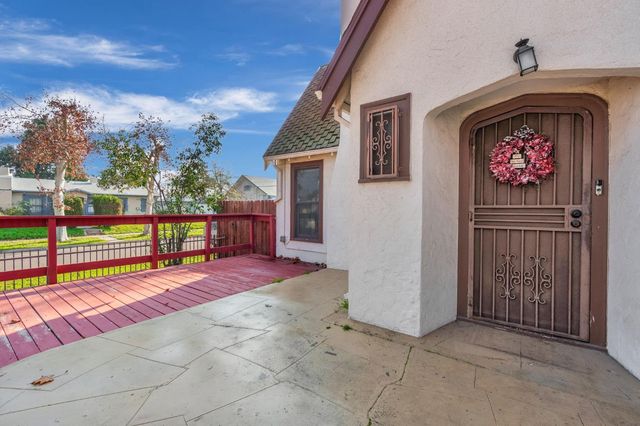 4546 E Iowa Avenue, Fresno, CA 93702