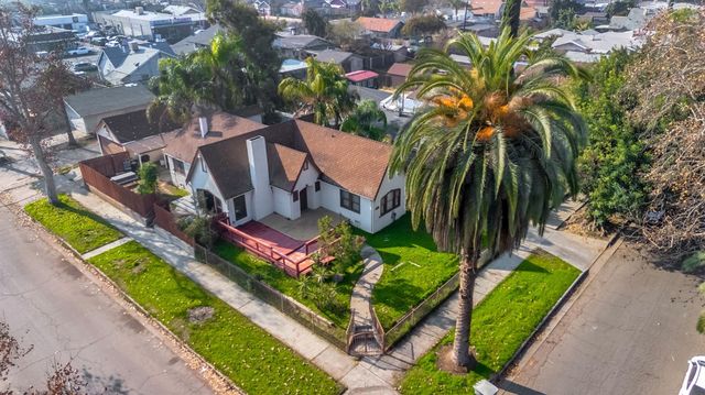 4546 E Iowa Avenue, Fresno, CA 93702