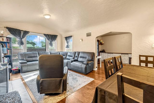 4546 E Iowa Avenue, Fresno, CA 93702