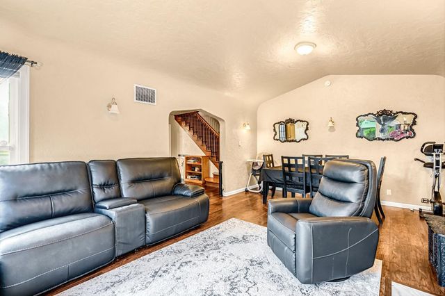 4546 E Iowa Avenue, Fresno, CA 93702