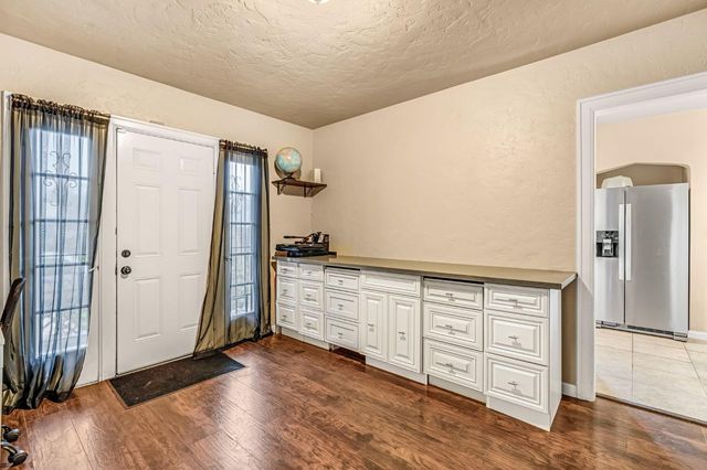 4546 E Iowa Avenue, Fresno, CA 93702