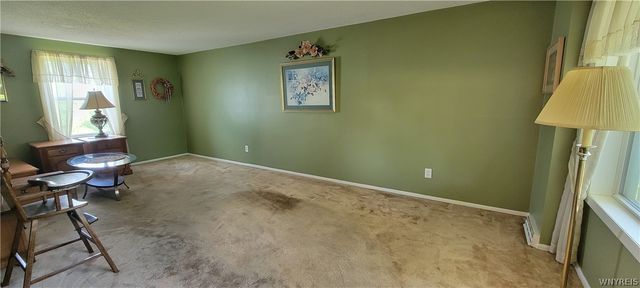7053 Old English Road, Lockport Town, NY 14094