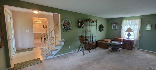 7053 Old English Road, Lockport Town, NY 14094