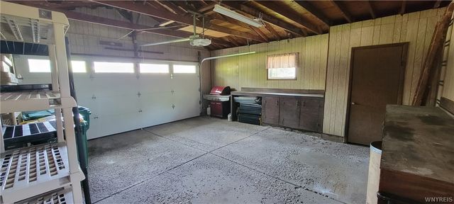 7053 Old English Road, Lockport Town, NY 14094