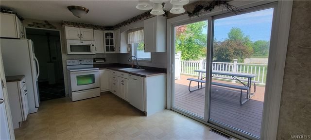 7053 Old English Road, Lockport Town, NY 14094