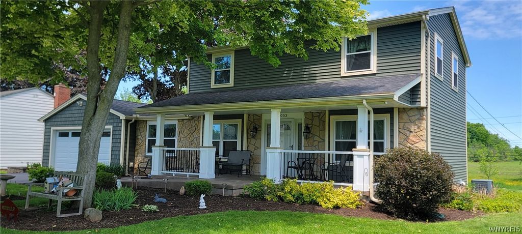 7053 Old English Road, Lockport Town, NY 14094