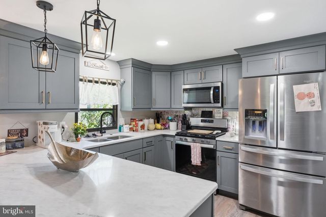 704 FALLON DR, Lancaster, PA 17601