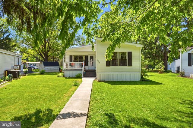704 FALLON DR, Lancaster, PA 17601
