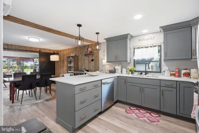 704 FALLON DR, Lancaster, PA 17601