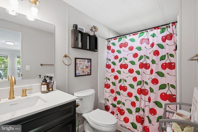 704 FALLON DR, Lancaster, PA 17601