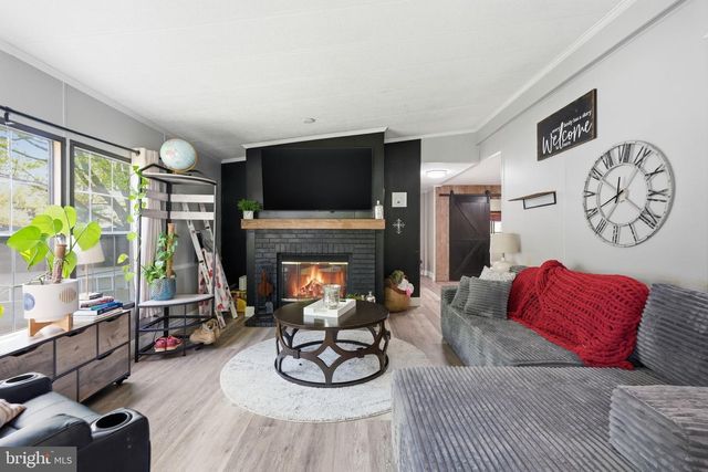 704 FALLON DR, Lancaster, PA 17601
